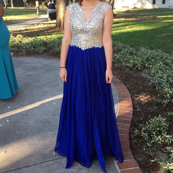 Royal Blue Size 6 Prom Dress - Picture 1 of 4
